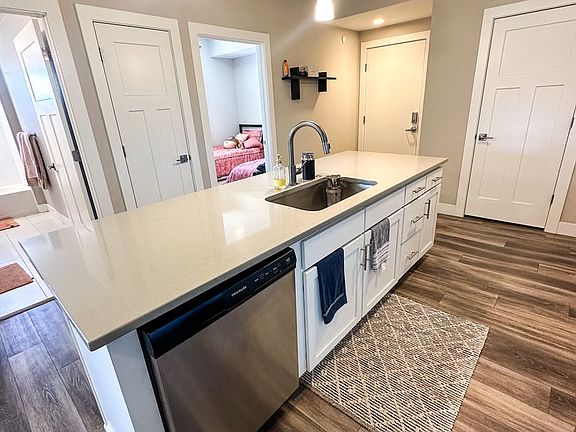 5th image of 190 S Cherrywood Dr Unit 302
