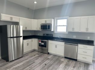 1 Abbott Pl APT 2, Worcester, MA 01602