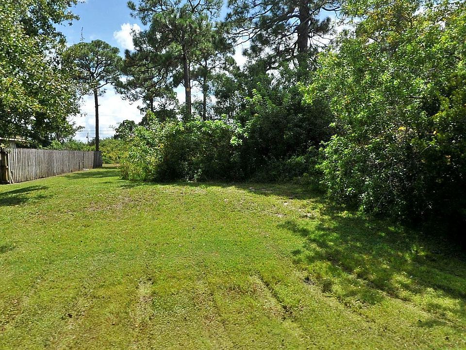 1st image of 122 SW Euler Ave
