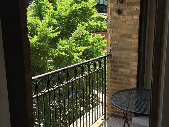 4th image of 1010 W Waveland Ave APT 2