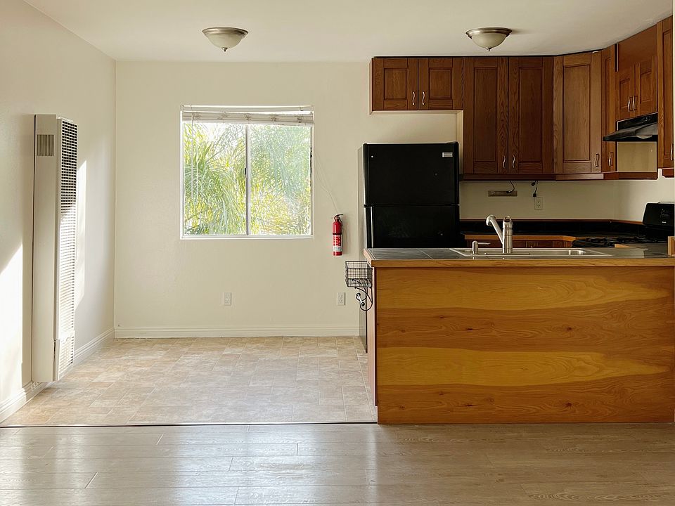 1st image of 318 Laveta Ter APT 5