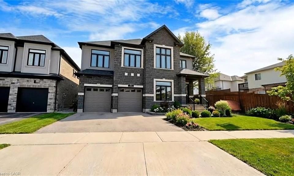 1st image of 163 Redtail St