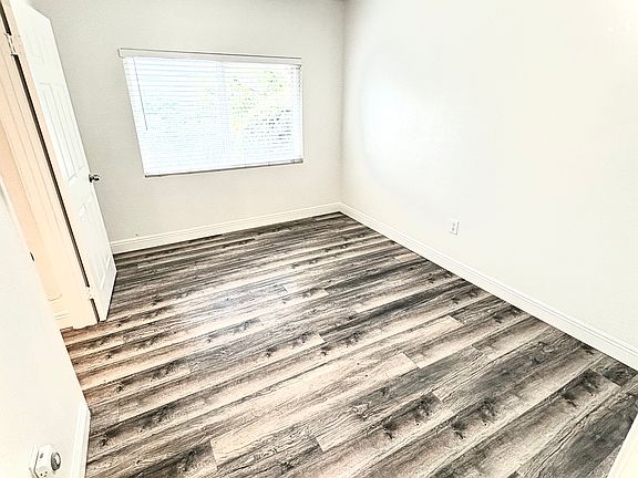 5th image of 522 Brittania St