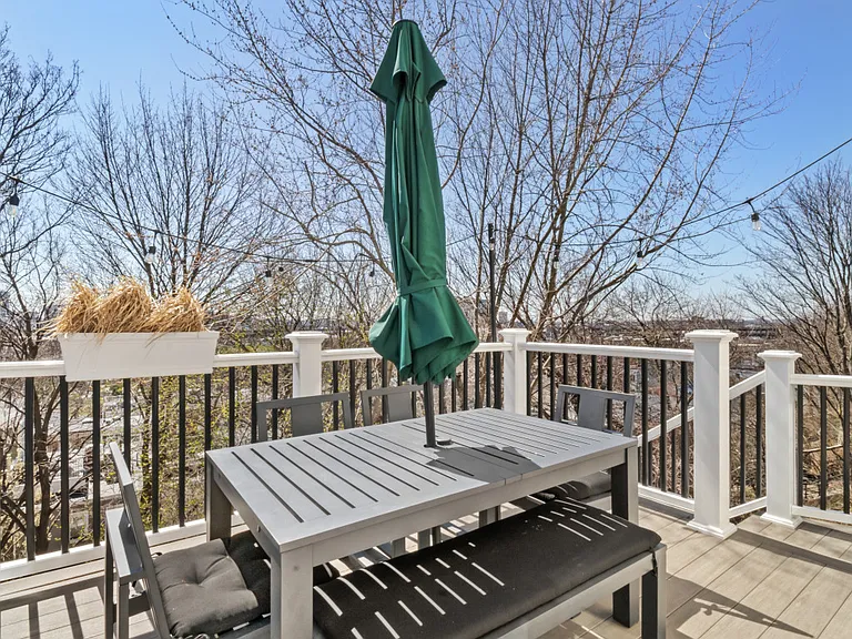 322 Bunker Hill St #B — Photo 10