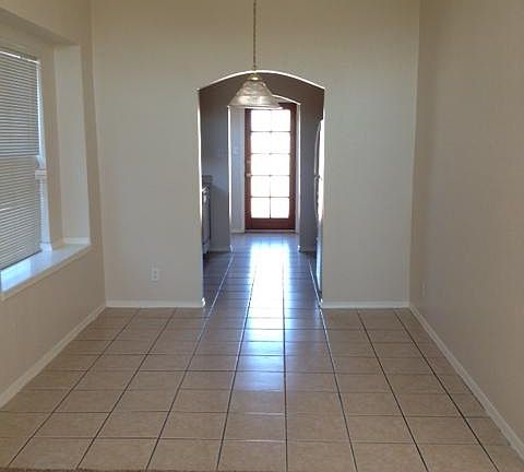 3rd image of 465 Valle Blanco Dr