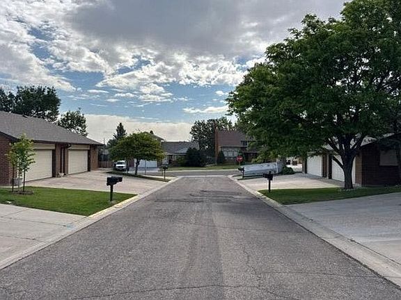 4th image of 211 Cascade Ave