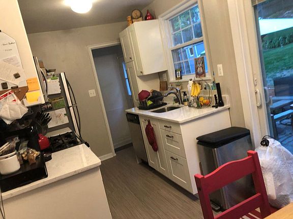 5th image of 3131 King St