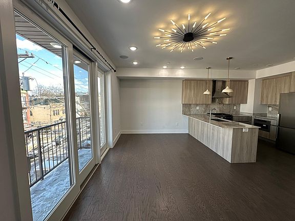 3rd image of 167 Saint Pauls Ave #304