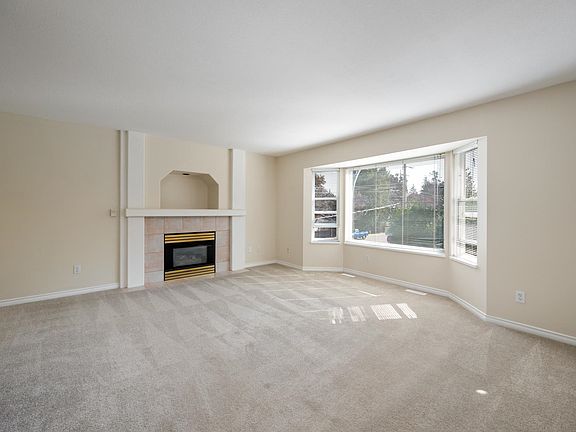 5th image of 4995 202a St