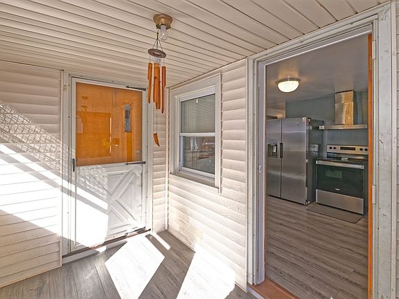 4th image of 121 Pilgrim Ave