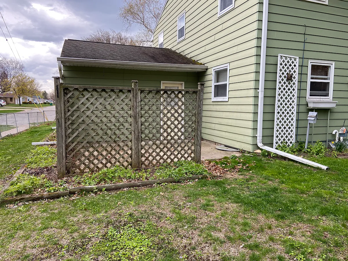 Building Photo - 1400 Katers Dr #1400