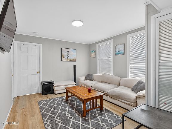 4th image of 191 3rd Ave Floor 2