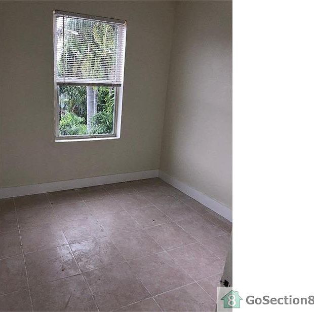 2nd image of 2358 SW 18th St #3