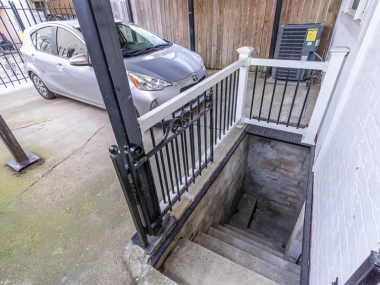 2650 Woodley Pl NW — Photo 17