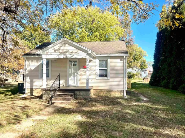 920 S 2nd St, Boonville, IN 47601