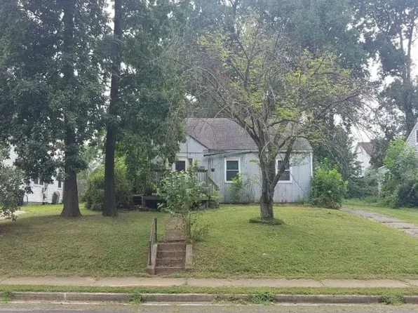 1938 Hileman Rd, Falls Church, VA 22043