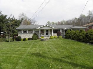 1714 Maxwell Hill Rd, Beckley, WV 25801