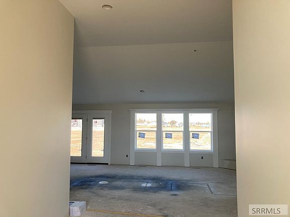 5th image of 43 N White Pine Ln