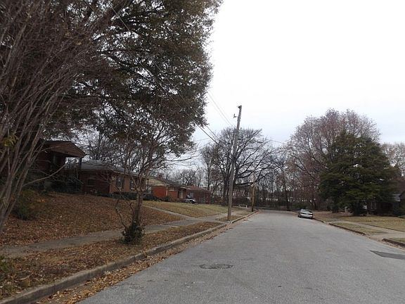5th image of 547 Weizman St