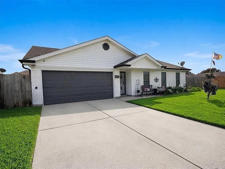 1st image of 2737 Pin Oak Dr