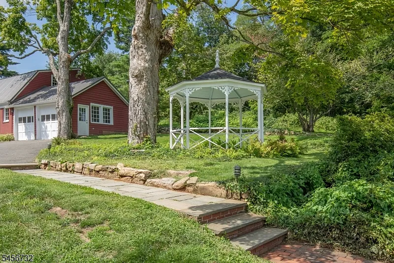 4 bed, 2.5 bath, $6,250 — Photo 4