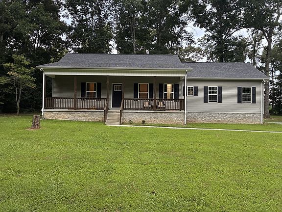 3rd image of 545 Carole Anne Dr