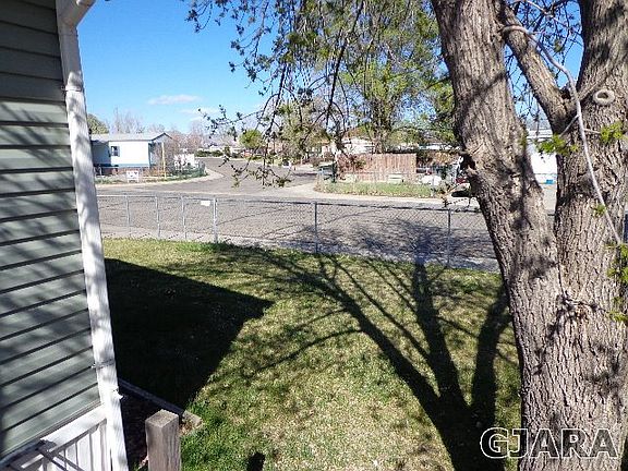 3rd image of 429 Holly Park Dr
