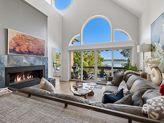 4th image of 35 Lakeshore Ct
