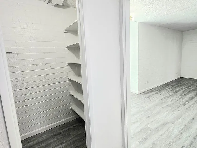 Park West Apartments — Photo 52