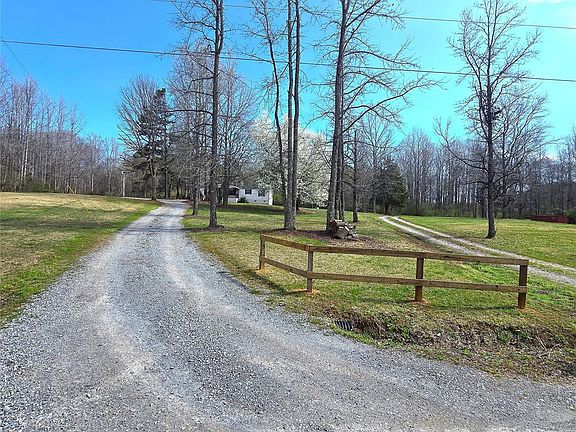 3rd image of 188 Cindy Ln