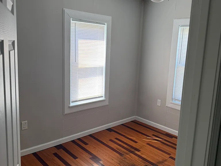 422 Wellington Ave — Photo 15