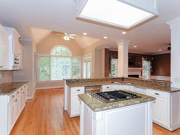 2nd image of 227 Indian Wells Dr