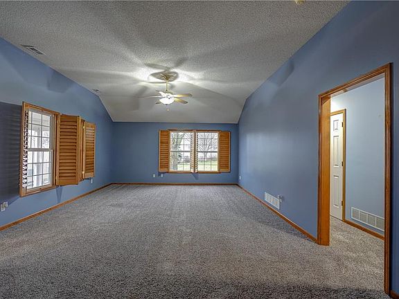5th image of 5221 NW Primrose Ct
