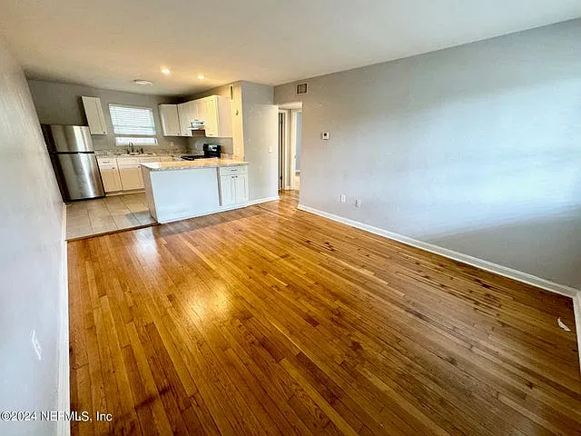 2 bed, 706 sqft, $1,250 — Photo 4