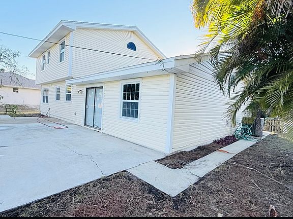 3rd image of 149 Easy St