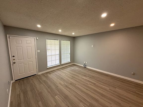 2nd image of 2424 Lido Ln