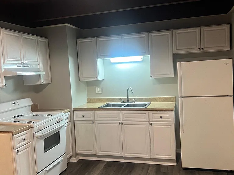 Full kitchen!