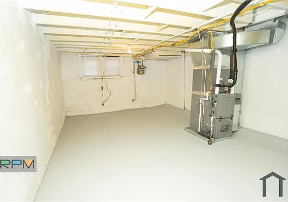 3 bed, $2,000 — Photo 4
