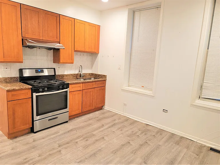 3121 S Lowe Ave #1R — Photo 1