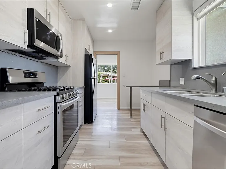 8740 Paso Robles Ave — Photo 12