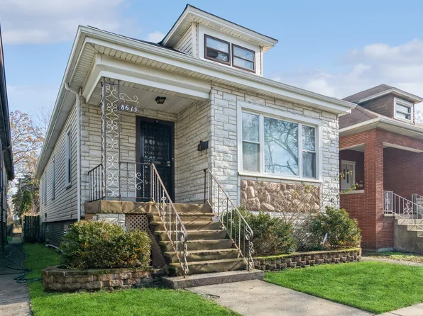 8615 S Saginaw Ave, Chicago, IL 60617