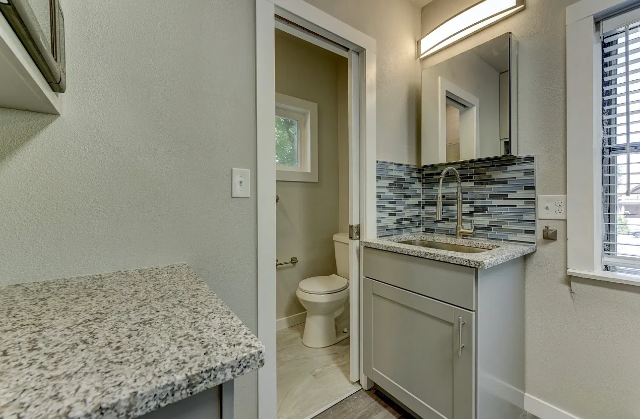 Studio, 125 sqft, $1,150 — Photo 4