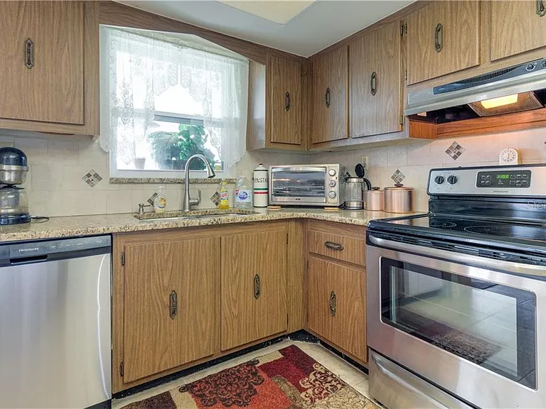 37 Oakland Hills Pl — Photo 11