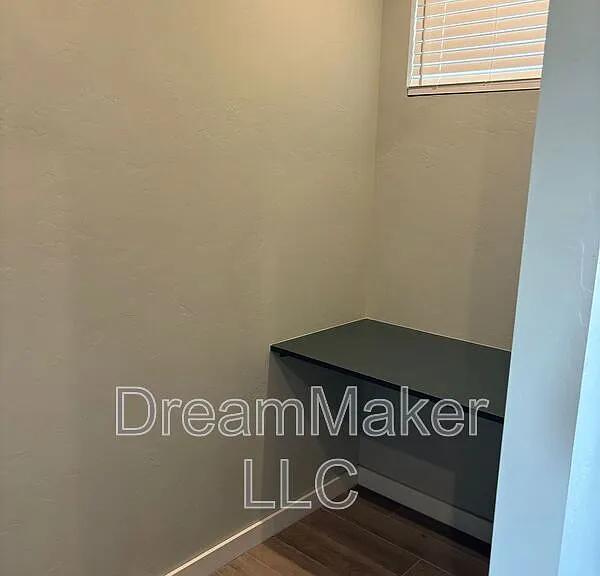 5225 E Maple Rd — Photo 11
