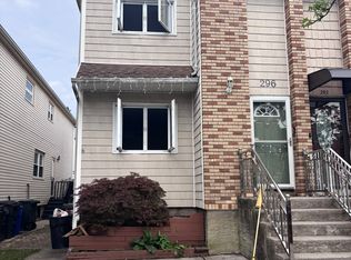 296 Sandalwood Dr, Staten Island, NY 10308