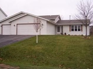 917 Brandy Bend Rd, Roscoe, IL 61073