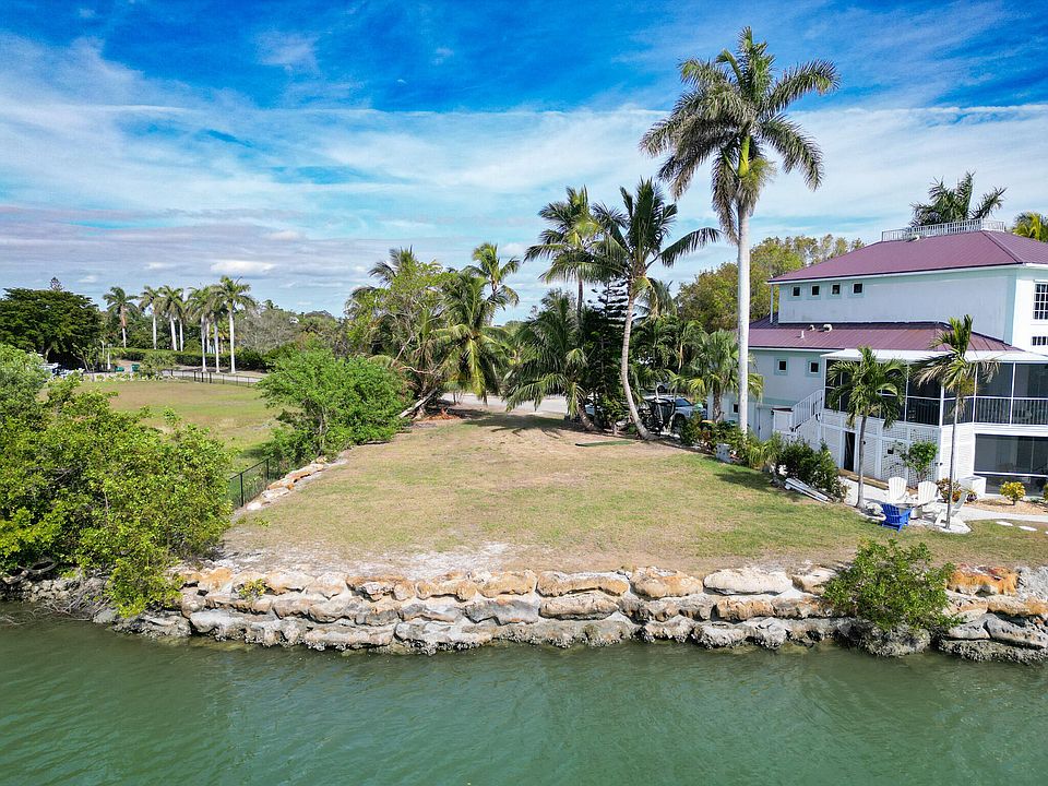 1st image of 739 Palm Point Dr