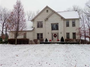 2313 Pierce Bluffs Dr, Hermitage, PA 16148