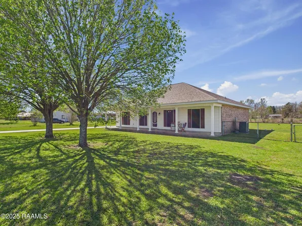 1103 Oleste Tauzin Rd, Breaux Bridge, LA 70517