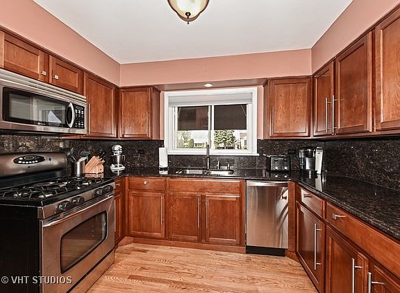3rd image of 1907 Mayfair Ave